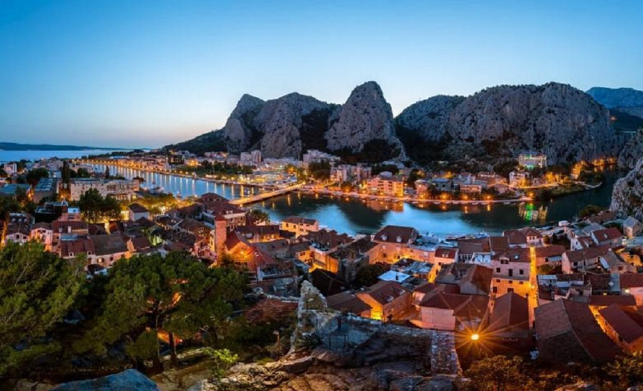 Apartment Luna Omiš Exteriér fotografie